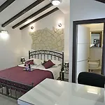 Kuzma 2 Affittacamere 4*