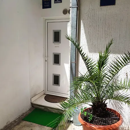 Guest house Kuzma 2 Split
