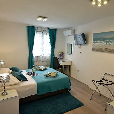 Kuzma 2 Guest house 4*