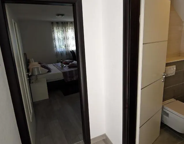 Gostinjska kuća Kuzma 2 4*