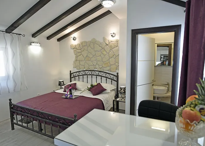 Kuzma 2 Gostinjska kuća 4*